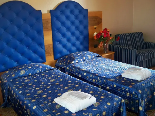 غرفة أساسية ثلاثية بثلاثة أسرّة، Taormina Park Hotel 1/2