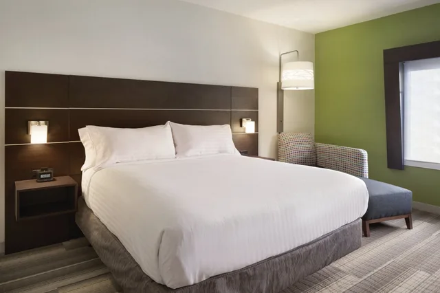 غرفة قياسية بسرير كينج لذوي الإعاقة، Holiday Inn Express Knoxville Strawberry Plains 3/7