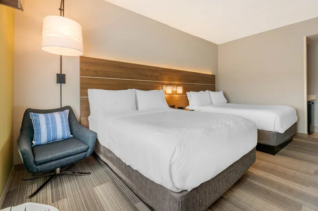 غرفة قياسية بسرير فردي، Holiday Inn Express & Suites Ruskin - Sun City 4/8