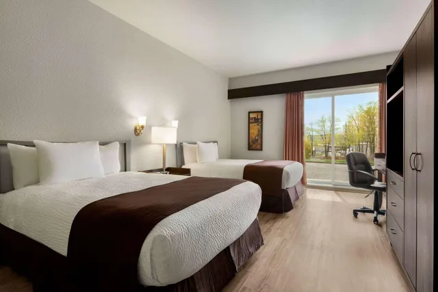 غرفة بسرير مزدوج في الطابق الأرضي، Days Inn By Wyndham Montmagny 1/4