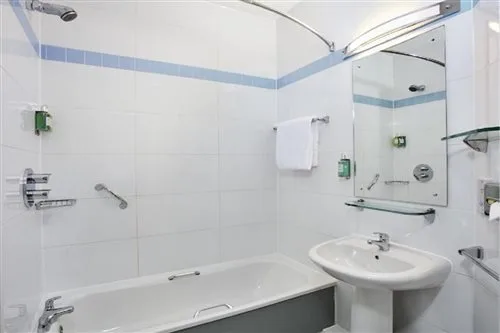 غرفة ثلاثية، Leonardo Hotel Southampton 1/1