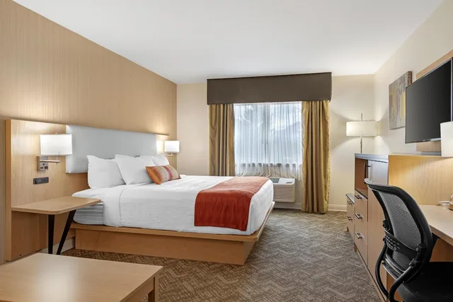 غرفة قياسية بسرير كينج بإطلالة على الجبل مع أريكة، Best Western Vista Inn 5/9