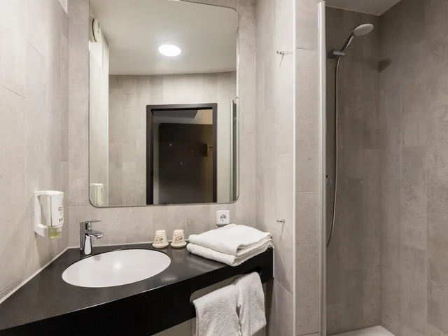 غرفة بسريرين منفصلين، B&B Hotel Dusseldorf-City-Sued 2/3