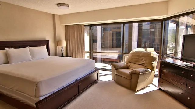 جناح بزنس ديلوكس بسرير كوين بإطلالة على الجبل، Aston at the Executive Centre Hotel 1/6