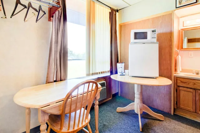غرفة بسرير كينج، Hotel Drumright I-44 OK 2/3