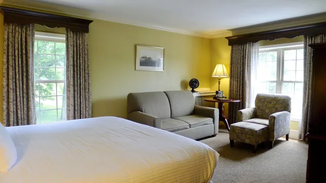 Fireside, Suite, King Bed, Sofa, Jetted Tub، Brandywine River Hotel 4/10
