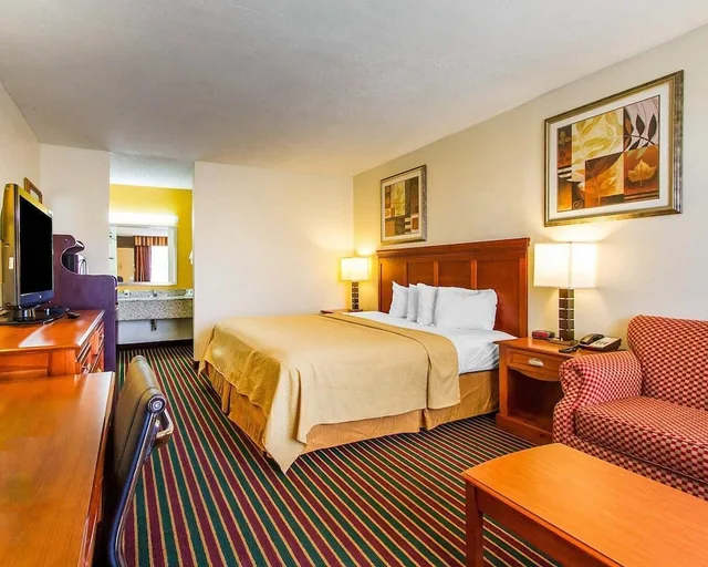 غرفة بسرير كينج لذوي الإعاقة، Quality Inn Dyersburg I-155 2/3