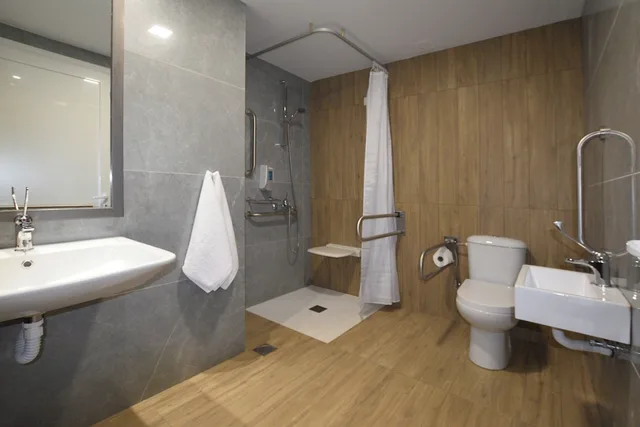 Standard, Twin Beds, Sea Front، Astir Beach 4/4