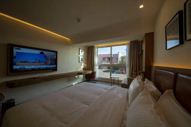 غرفة ديلوكس بسرير مزدوج، Luxotel Aqaba Beach Resort & Spa 3/4