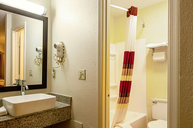 غرفة سوبيريور بسرير كينج، Red Roof Inn Scottsburg 3/4