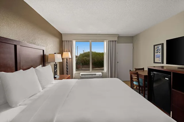 Room, Queen Bed, Dune View، Comfort Inn On The Ocean 3/5