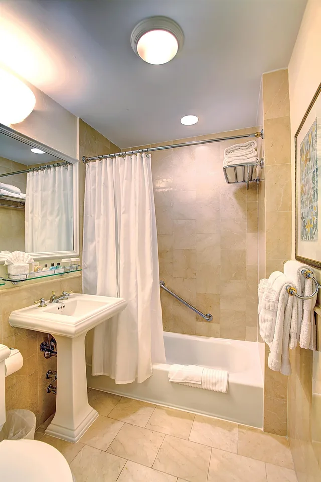 Room, 2 Double Beds, Partial Ocean View, No Balcony، Sea View Hotel 6/6
