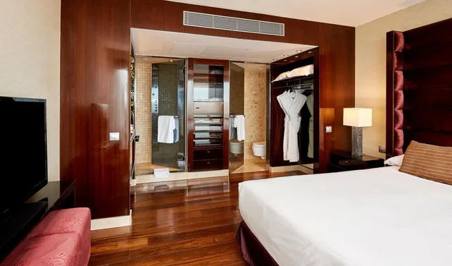 لوفت بانورامي بإطلالة، Hyatt Regency Barcelona Tower 4/10