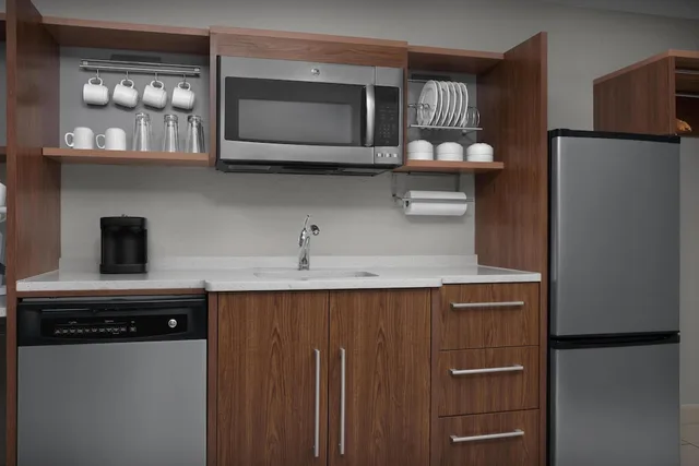 غرفة بسريرين كوين مع أريكة، Home2 Suites By Hilton Florida City Fl 4/4