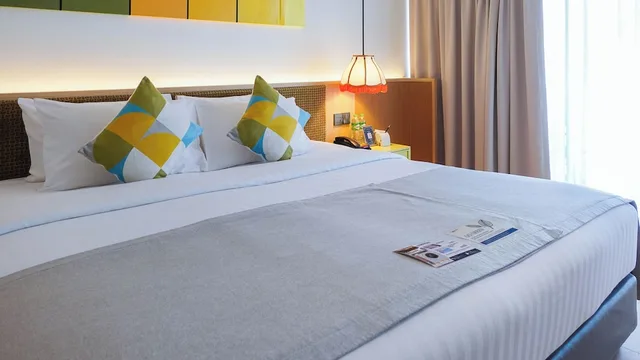 Glow, Penthouse, Suite, King and Twin Beds, Balcony، The Lantern Resorts Patong Phuket 2/9