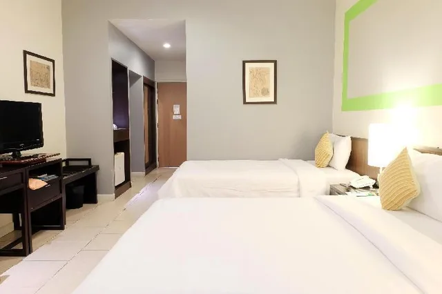 Standard, Triple, 2 Double Beds, Hotel De Bangkok 1/1