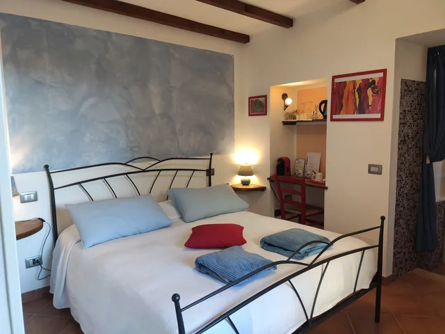 غرفة بسرير كوين بإطلالة على الحديقة، Pietra di Mare Guest House 1/5