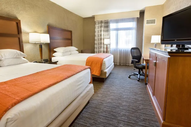 غرفة بسريرين كوين في طابق مرتفع، Drury Inn & Suites Flagstaff 3/5