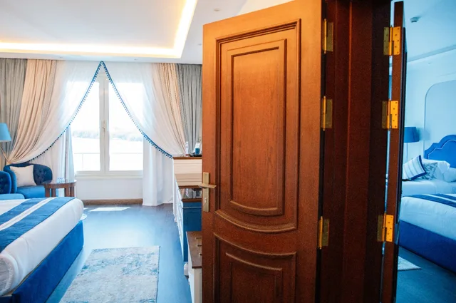 جناح، Trans Nile Hotel 3/3