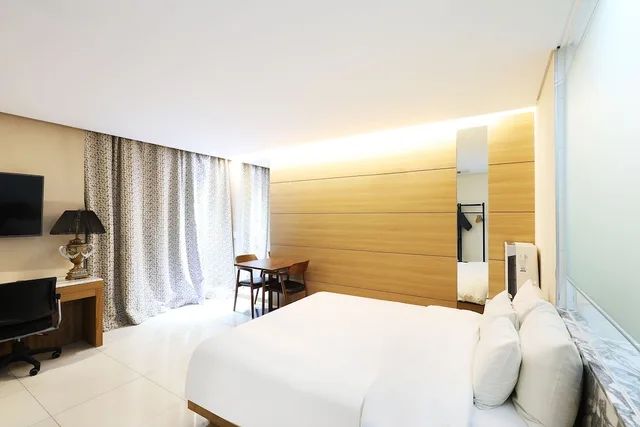 غرفة بسرير مزدوج بشرفة، Hotel Cacao Business Design Hotel 2/8