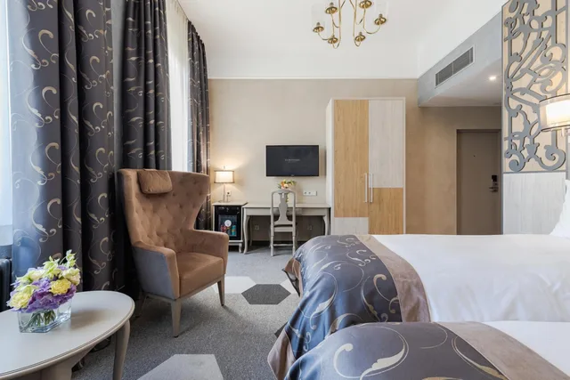 غرفة ديلوكس بسرير مزدوج مع سرير إضافي، Eurostars Metropole 10/10