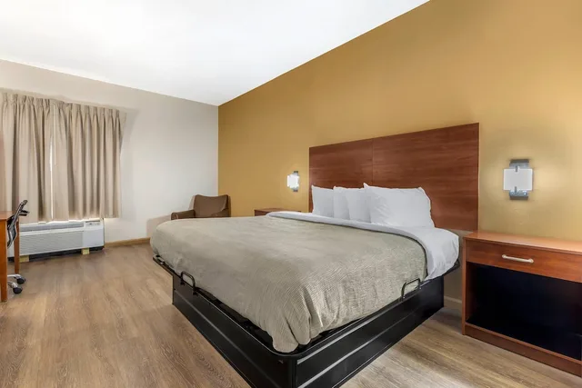 غرفة قياسية بسرير كينج، Quality Inn Lumberton 4/10