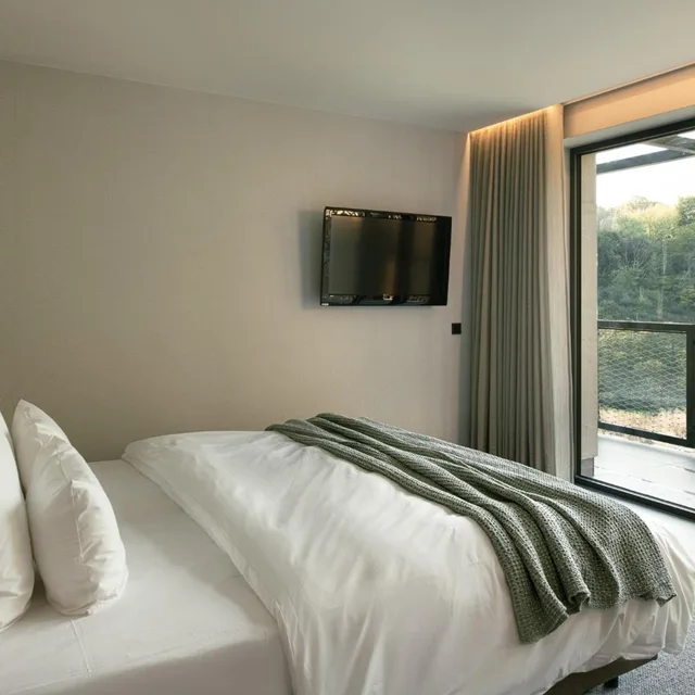 Deluxe, King Bed, Hotel Vierjahreszeiten Iserlohn 3/10