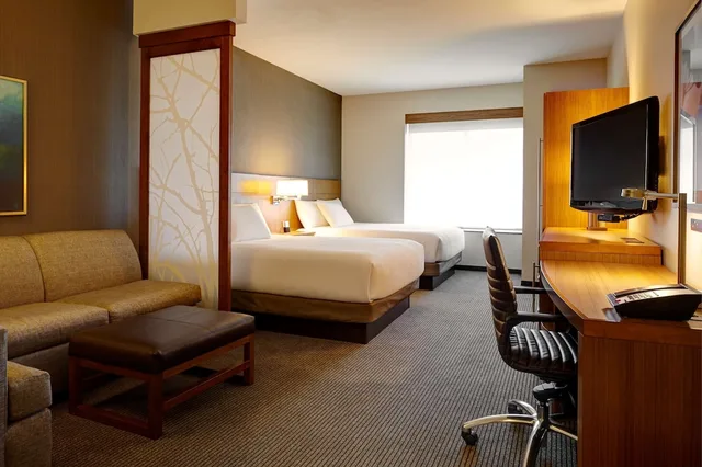 Room, 2 Queen Beds, Sofa, Accessible, Hyatt Place Charleston - Historic District 5/8