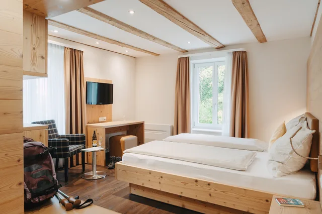 Room, Twin Beds, Boutique Hotel Waldegg Horw 3/6