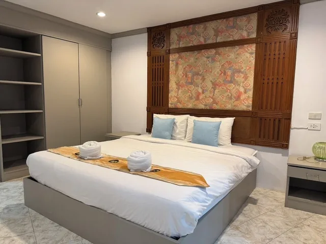 Family Suite, 1 Single and 2 Double Beds، Blue Garden Resort Pattaya 7/10