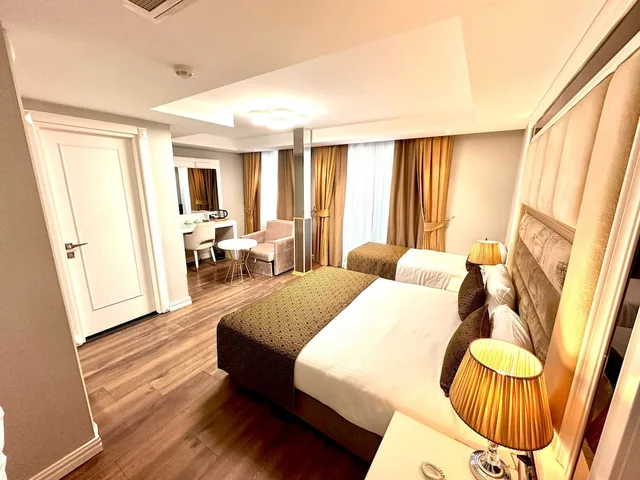غرفة سوبيريور ثلاثية بسرير كينج وسرير فردي بشرفة، Pell Palace Hotel and Spa 5/10