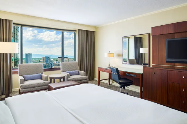 غرفة تقليدية بسرير كينج، The Westin Denver Downtown 2/8
