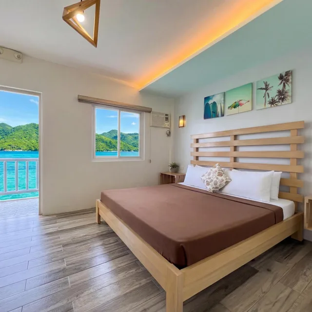 غرفة بسرير كينج بإطلالة على البحر، Coron Underwater Garden Resort 6/10