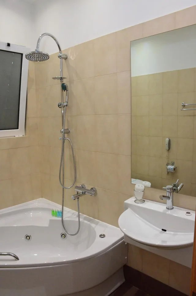 غرفة سوبيريور بسرير مزدوج، Deves Hotel 3/3