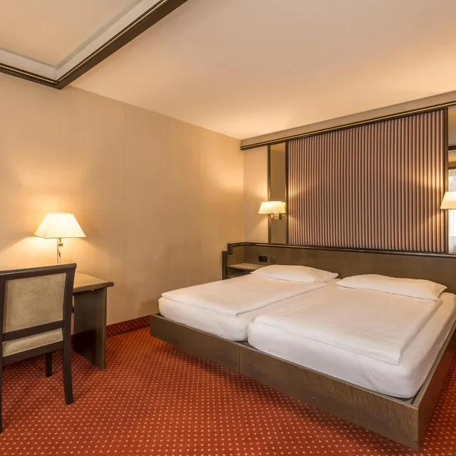 غرفة بسرير كينج، Hotel Monopol Luzern 8/10
