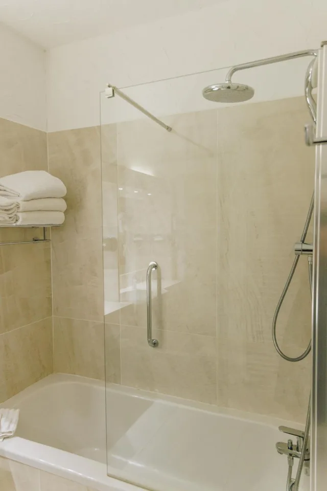 غرفة قياسية ثلاثية بإطلالة على البحر، Hotel Alivi 8/8