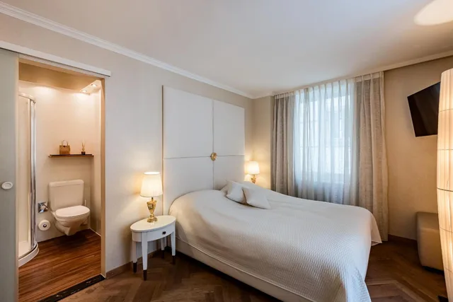غرفة بسرير كوين، Hotel des Balances 2/7
