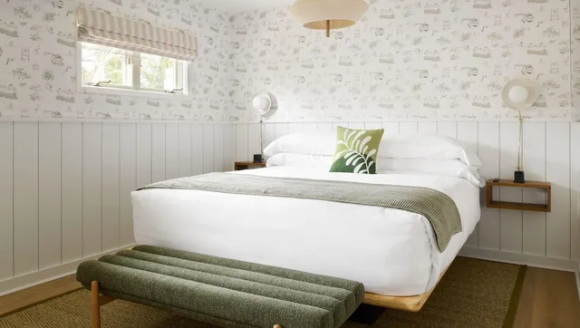 Suite, King Bed, Water View، The Penny Lane 1/2
