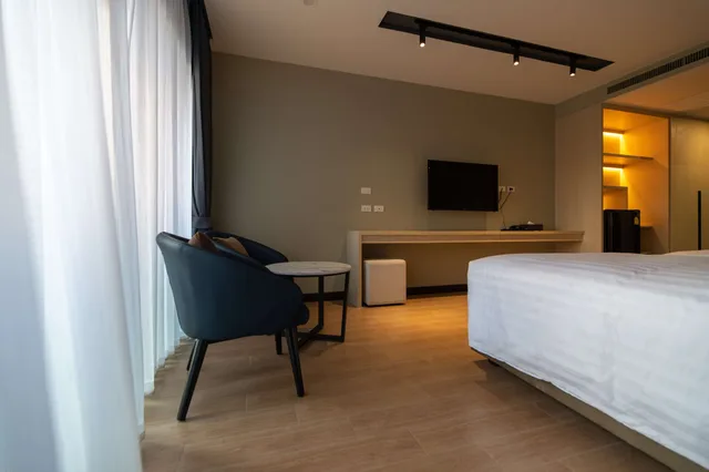 غرفة ديلوكس بسرير كينج بحوض استحمام، Lewit Hotel Pattaya, a member of Radisson Individuals 2/6
