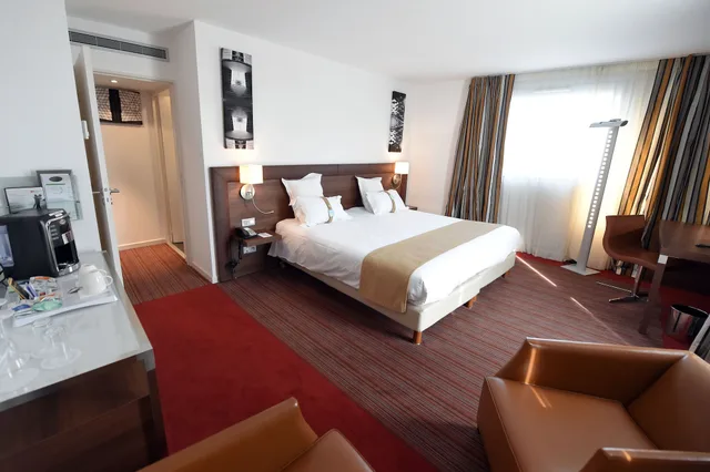جناح بسرير كينج مع أريكة، HOLIDAY INN MULHOUSE 4/10