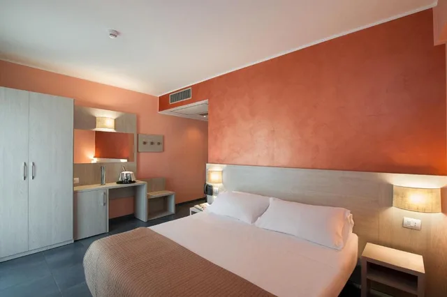 غرفة كلاسيكية رباعية، Hotel Testani Colleferro 1/1