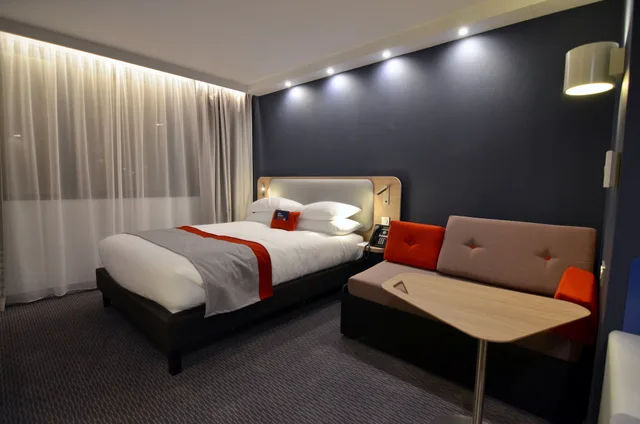 Standard, Double Bed, Sofa, HOLIDAY INN EXPRESS PARIS - CDG AIRPORT 3/8