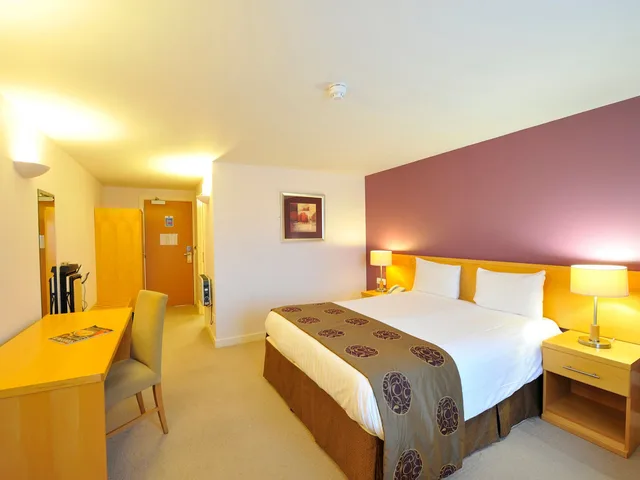 Superior, Double Bed, The Barn Hotel & Spa 3/8