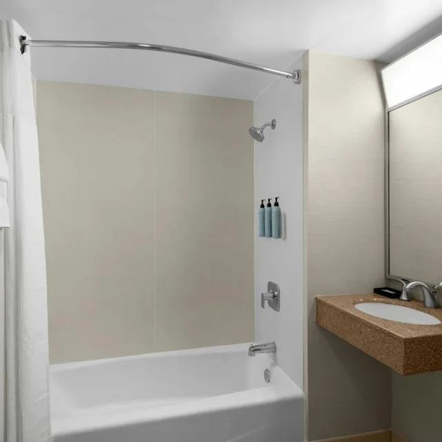 غرفة بسريرين كوين بإطلالة على المسبح في الطابق الأرضي، Courtyard Fort Lauderdale East Lauderdale By the Sea 4/4