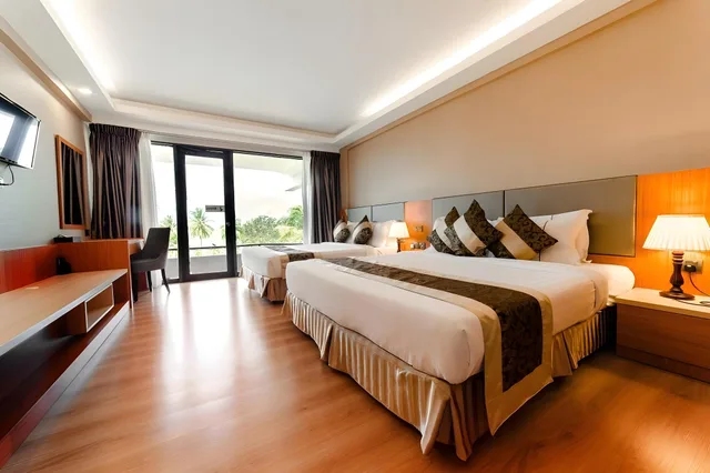 جناح جونيور بسرير كينج وسرير كوين بغرفة نوم واحدة، Tunamaya Beach Spa Resort Desaru Coast 1/1