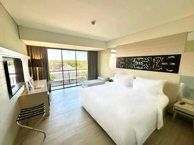 غرفة غراند ديلوكس بإطلالة على المدينة، Anathera Resort Kuta 1/6