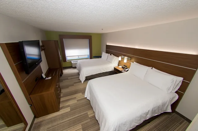 غرفة قياسية بسريرين كوين، Holiday Inn Express Hotel And Suites Statesville 3/4
