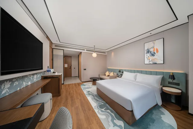 Room, King Bed, Accessible, Hilton Garden Inn Shanghai Changxing Island 1/3