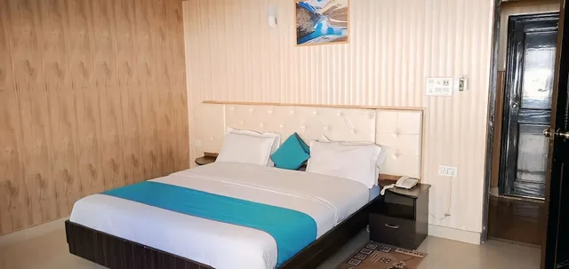 غرفة ديلوكس بسرير كينج بغرفة نوم واحدة، Oyo 1811 Hotel Leisure Palace 1/4
