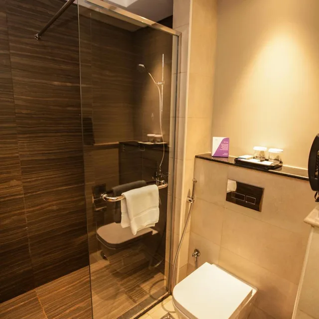 Superior, King Bed, Flora Inn Dubai 5/5